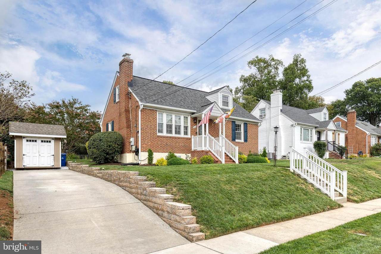 2018 Rockwell Avenue - Photo 1