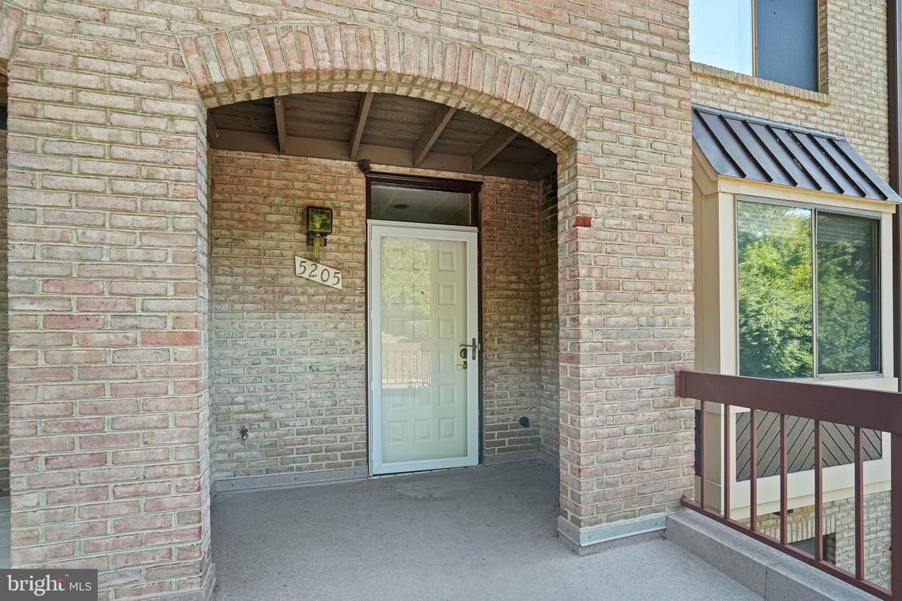 5205 King Charles Way - Photo 1
