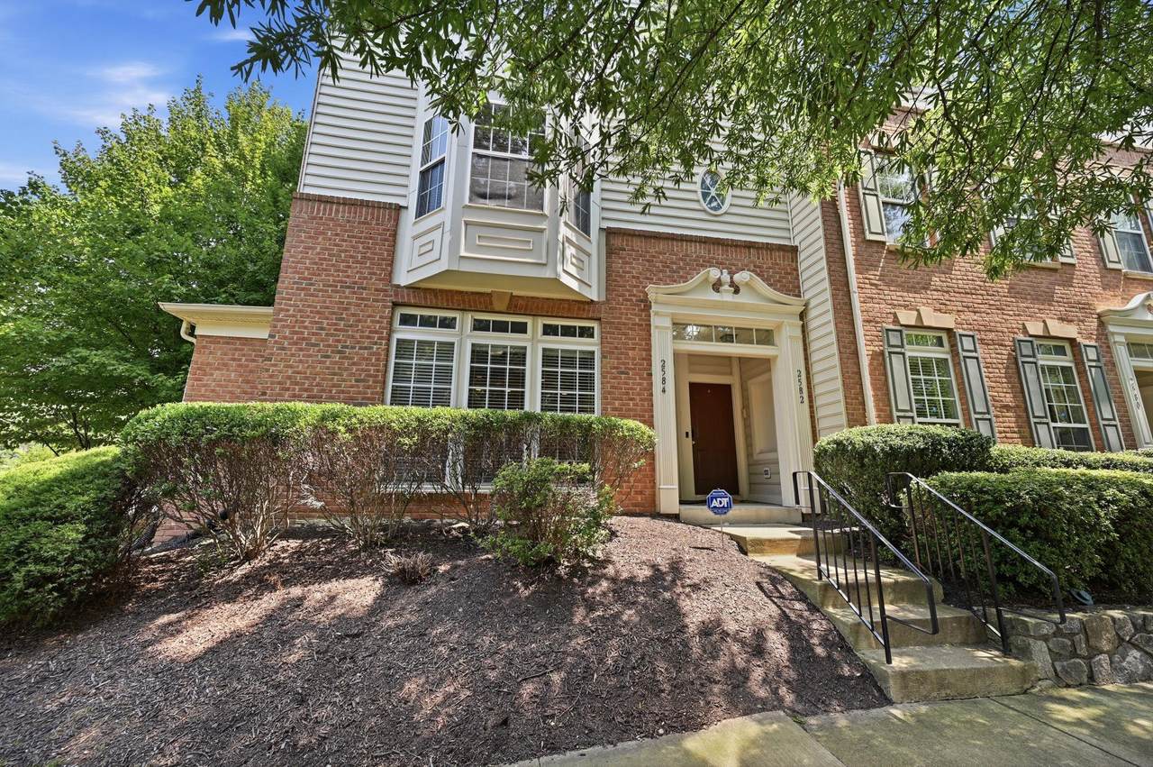 2584 Eastbourne Drive - Photo 1