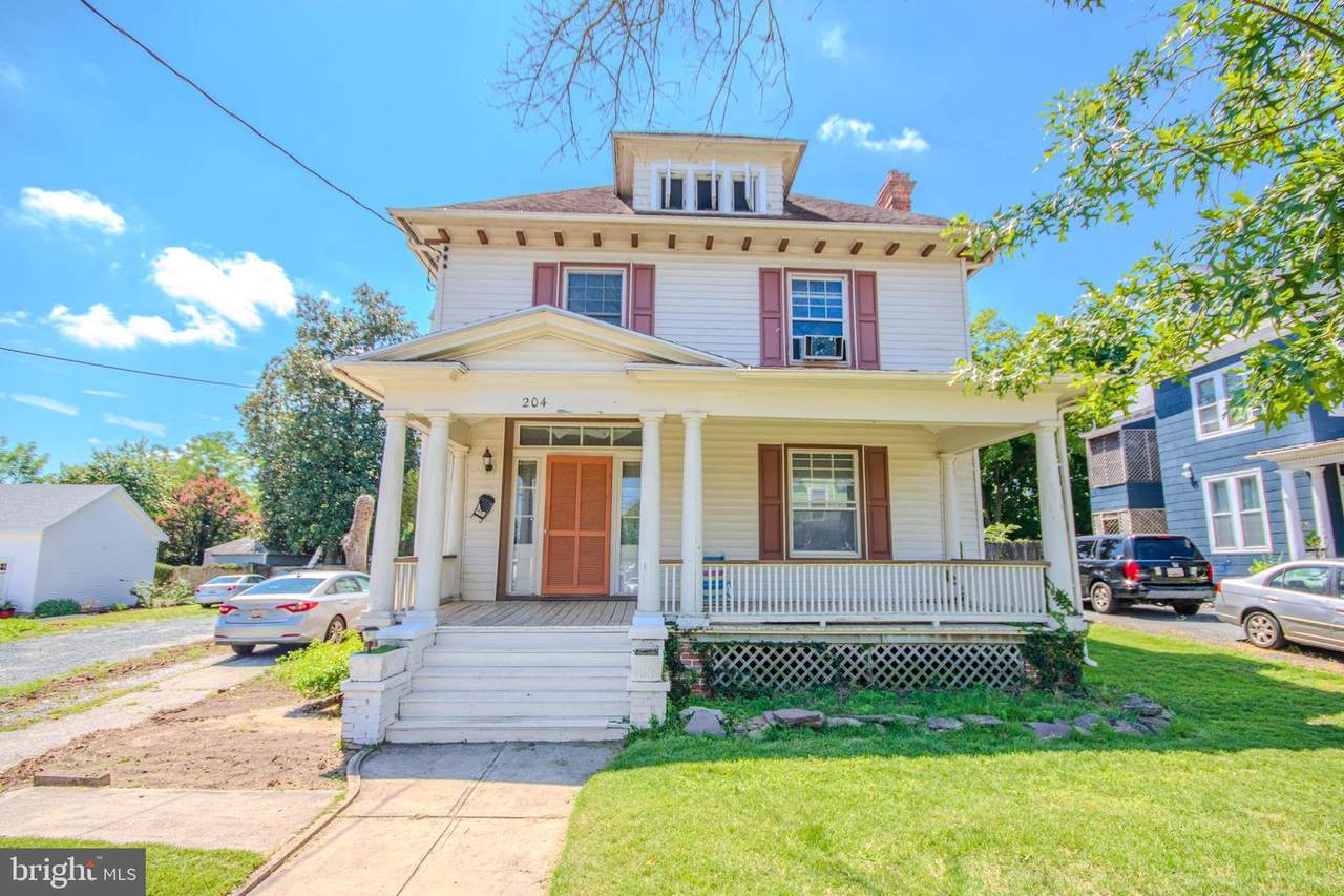 204 Elizabeth Street - Photo 1