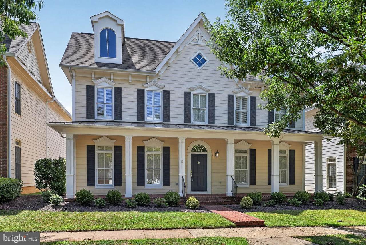 506 Golden Oak Terrace - Photo 1