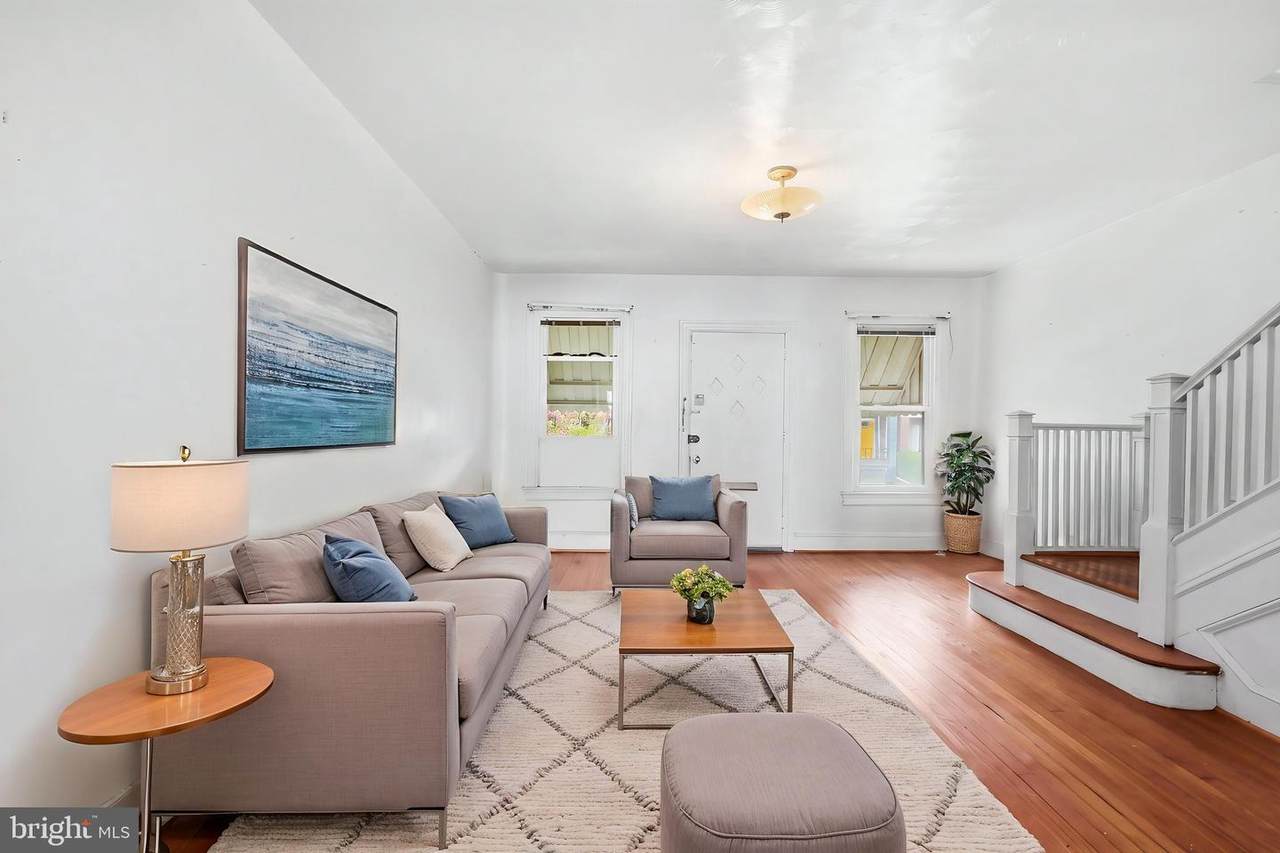 233 Cromwell Terrace - Photo 1