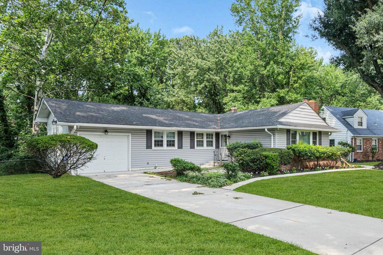 100 Mansfield Boulevard - Photo 1