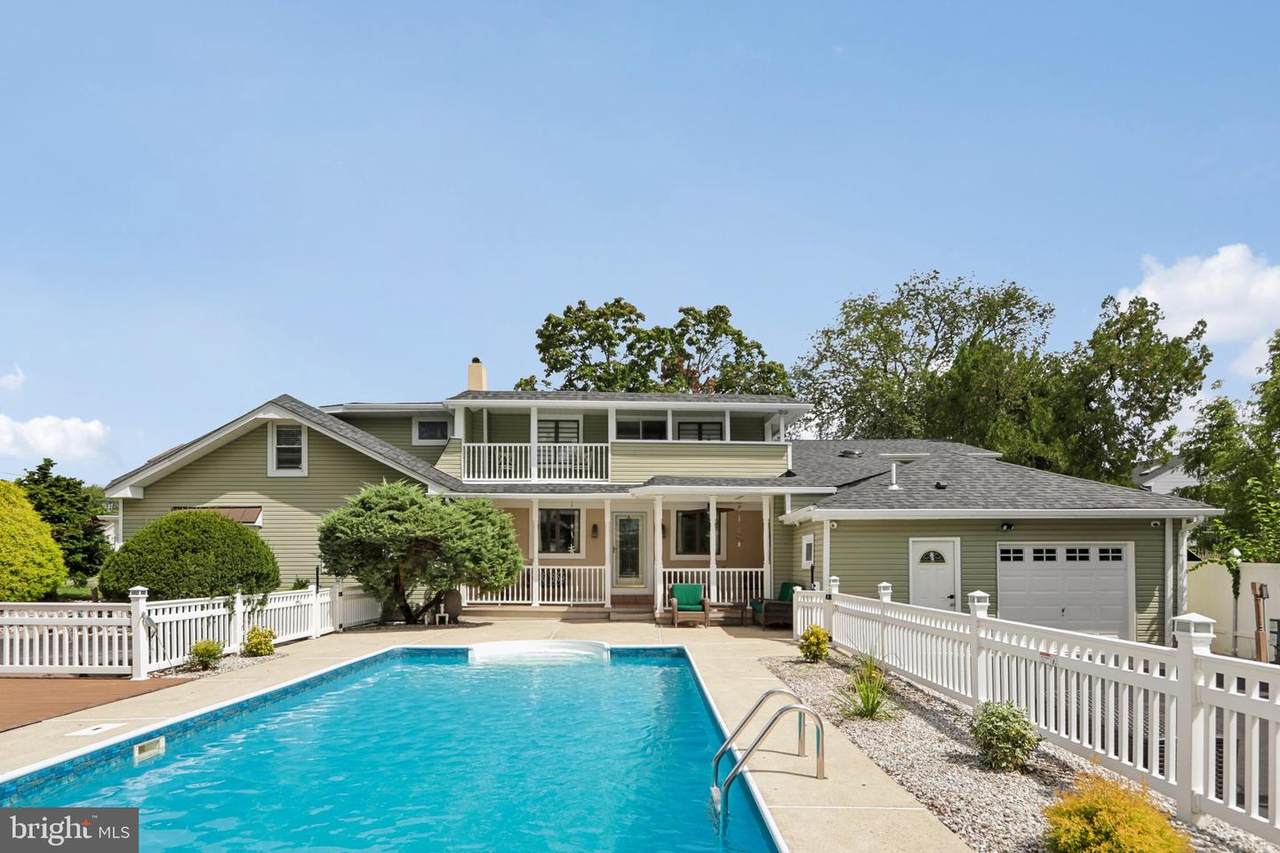 15 Douglas Avenue - Photo 1