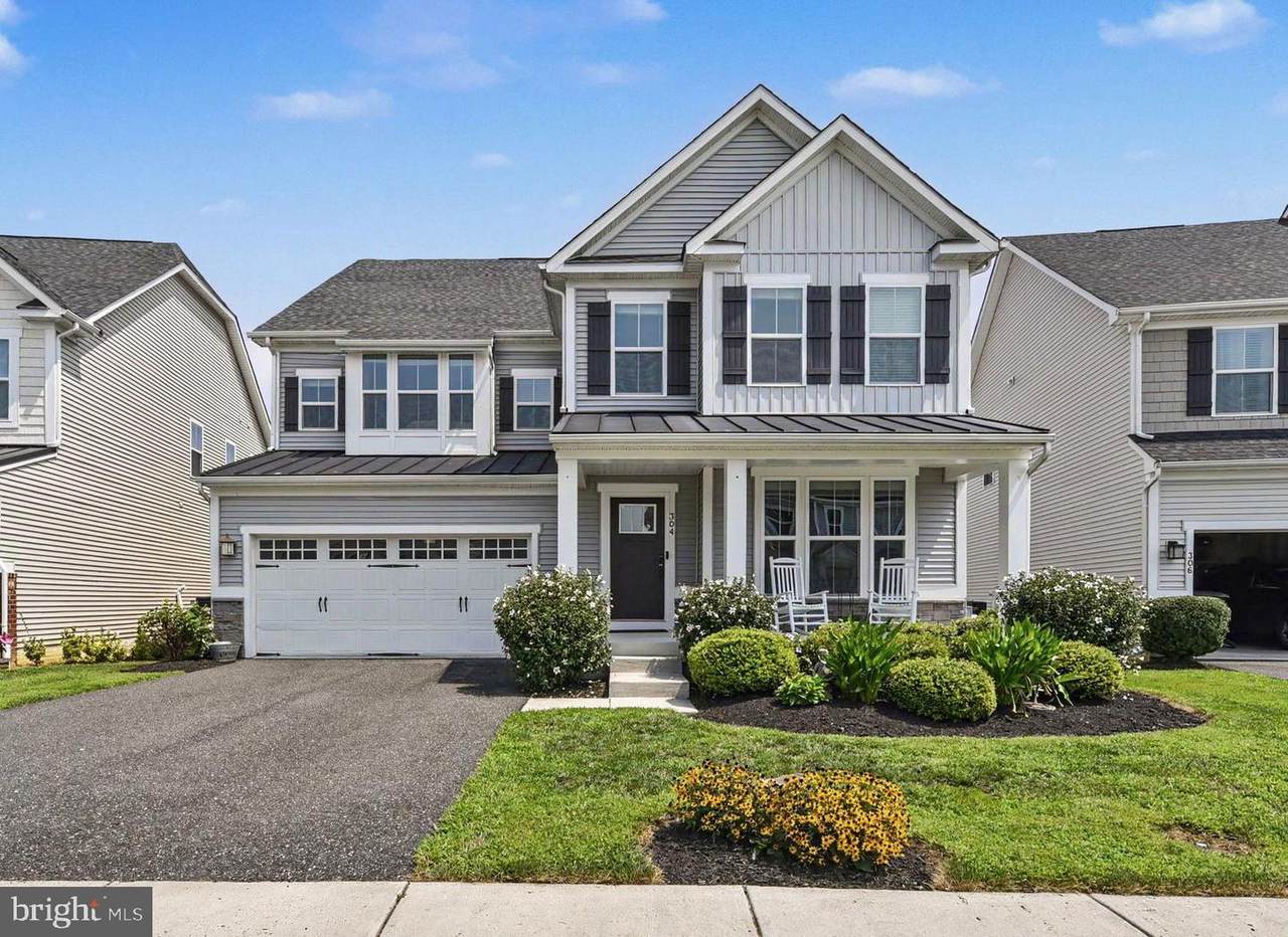 304 Sunrise Court - Photo 1