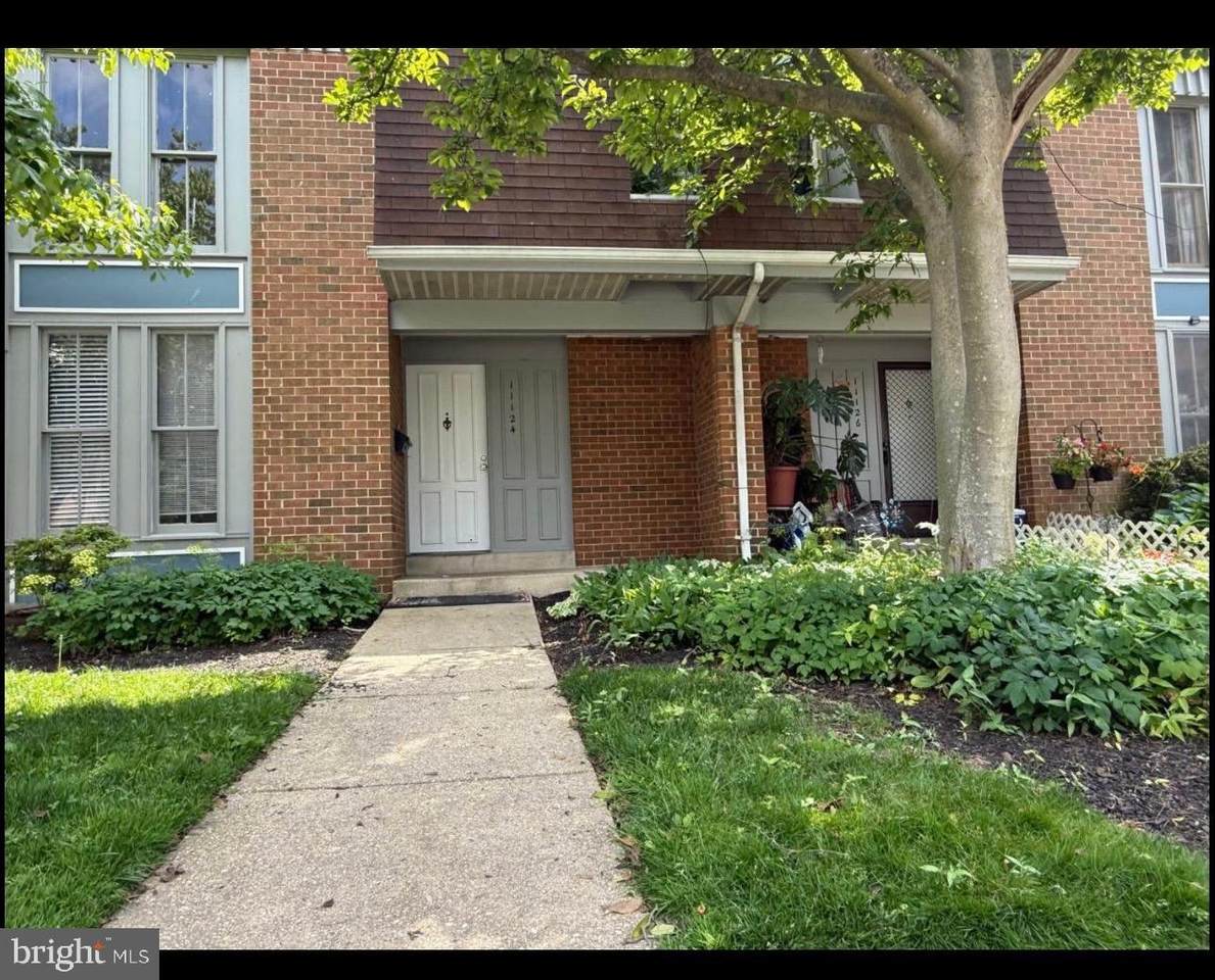 11124 Oak Leaf Drive - Photo 1