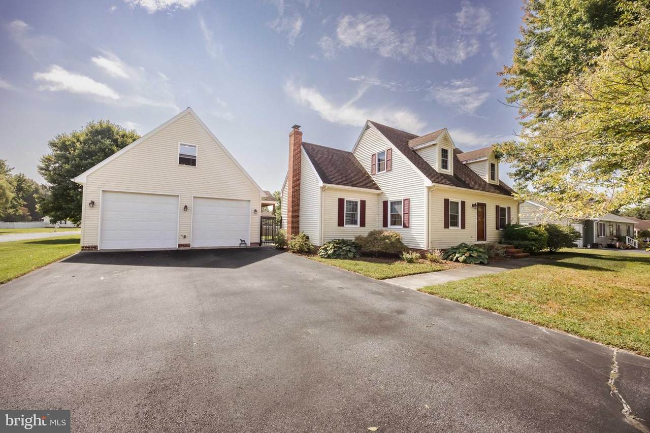 806 Brookmeade Court - Photo 1