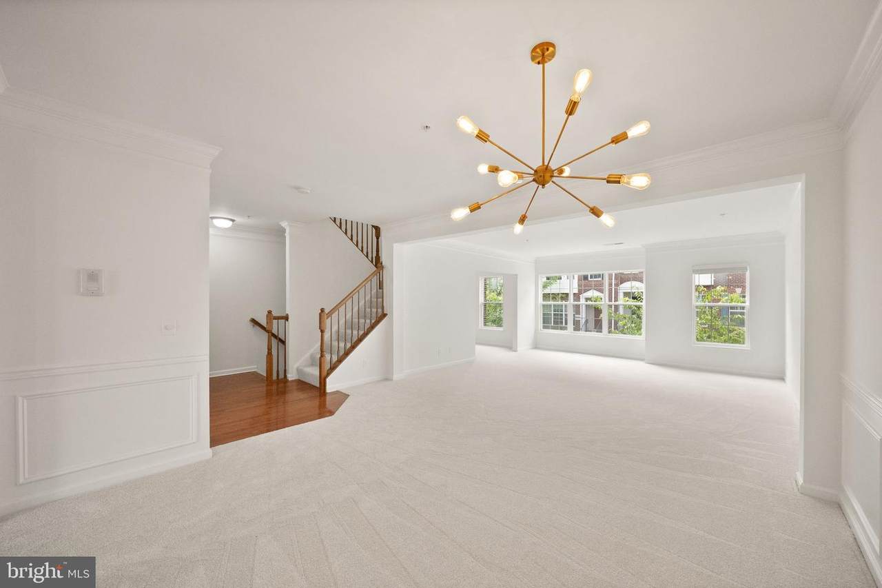 2289 Kew Gardens Drive - Photo 1