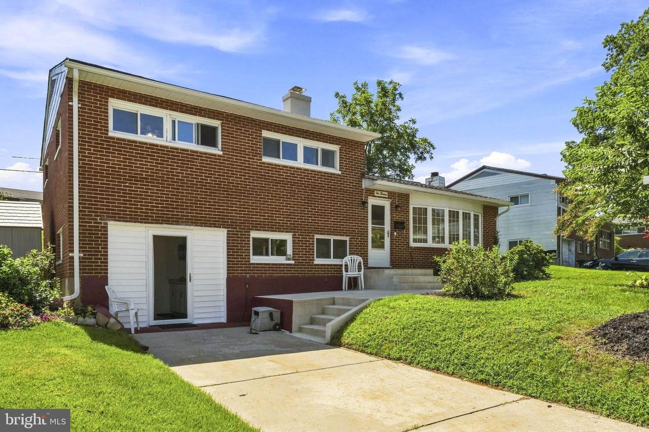 1013 Hallimont Road - Photo 1