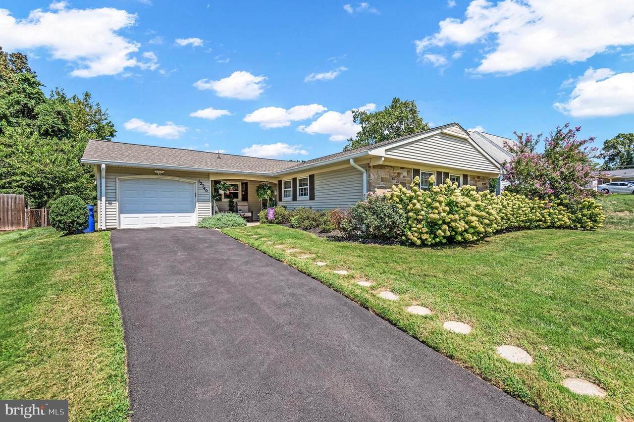 12740 Holiday Lane - Photo 1