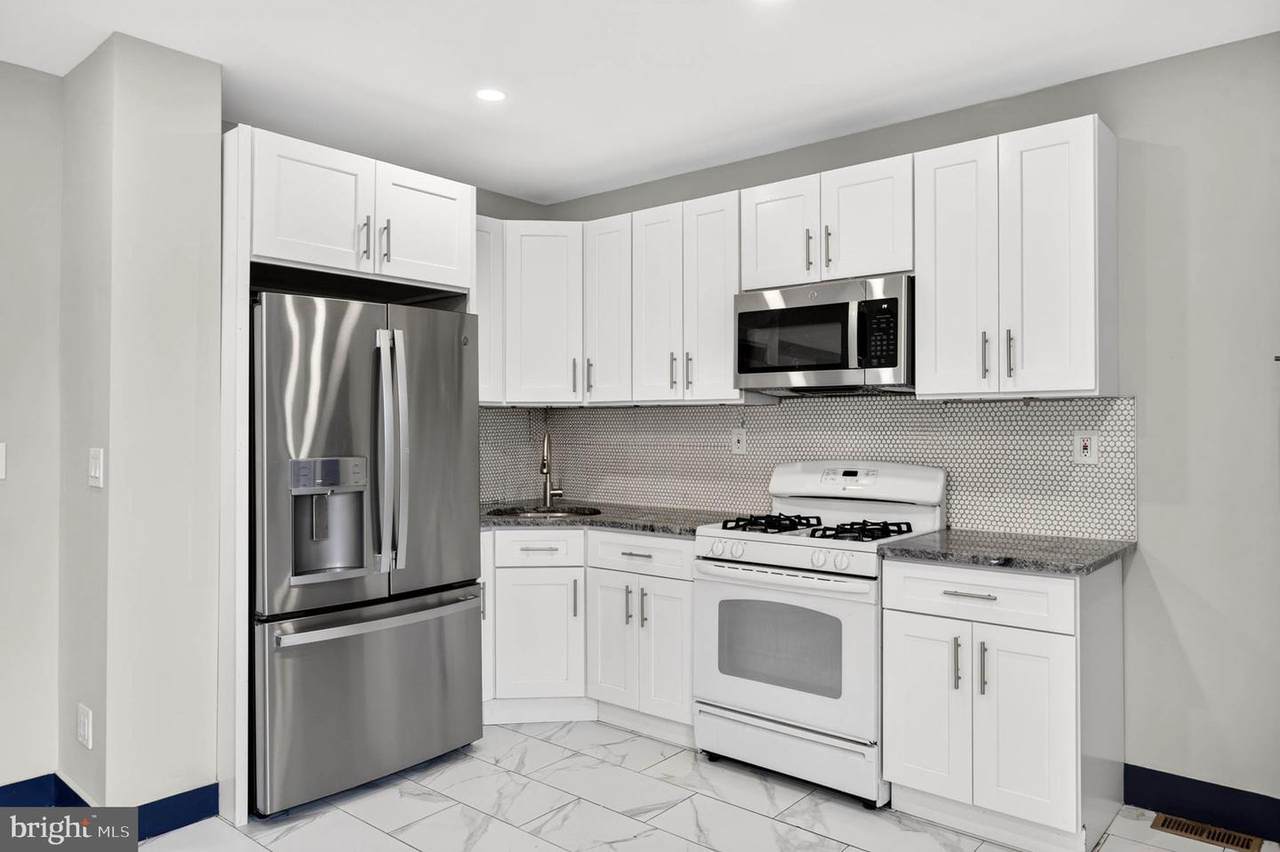 4960 Edgemere Avenue - Photo 1