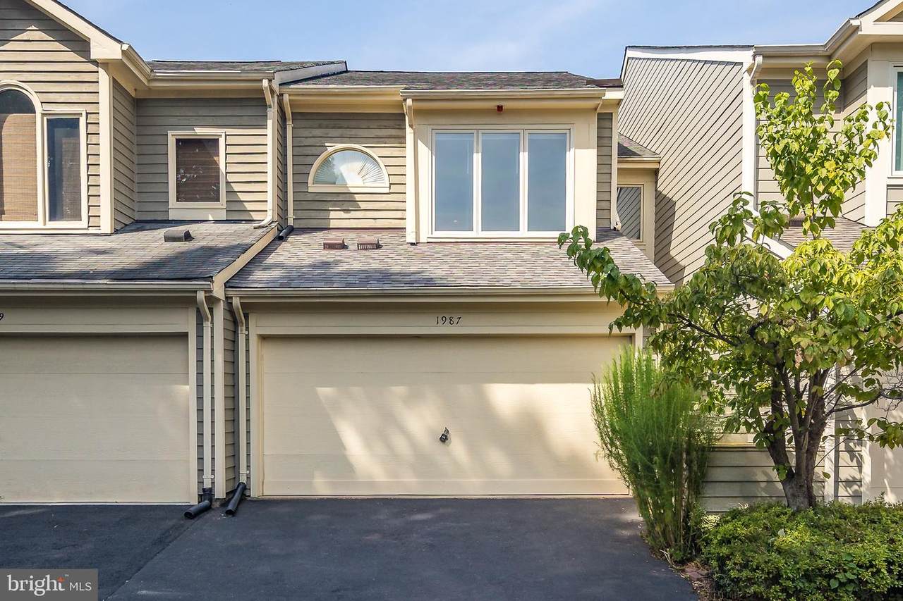 1987 Lakeport Way - Photo 1