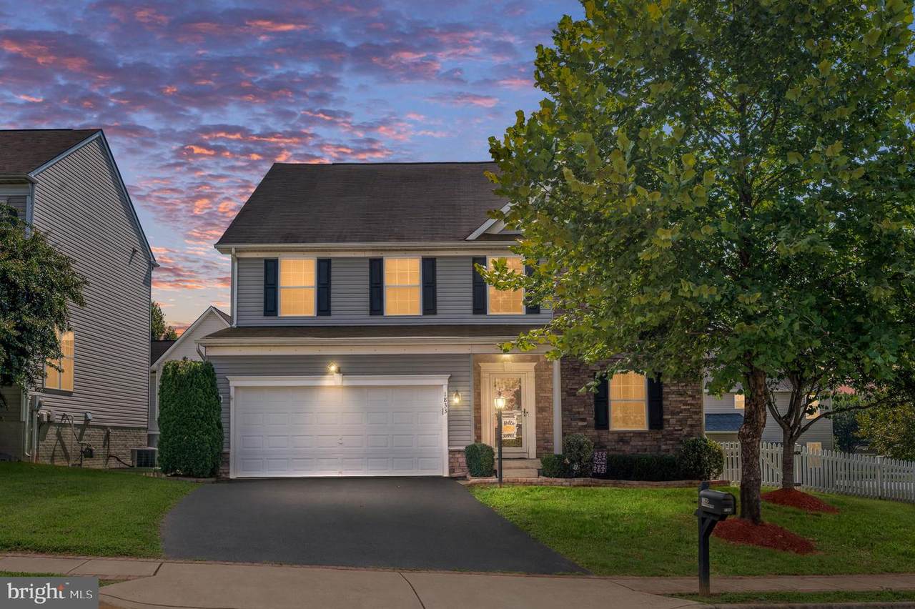 1833 Magnolia Circle - Photo 1