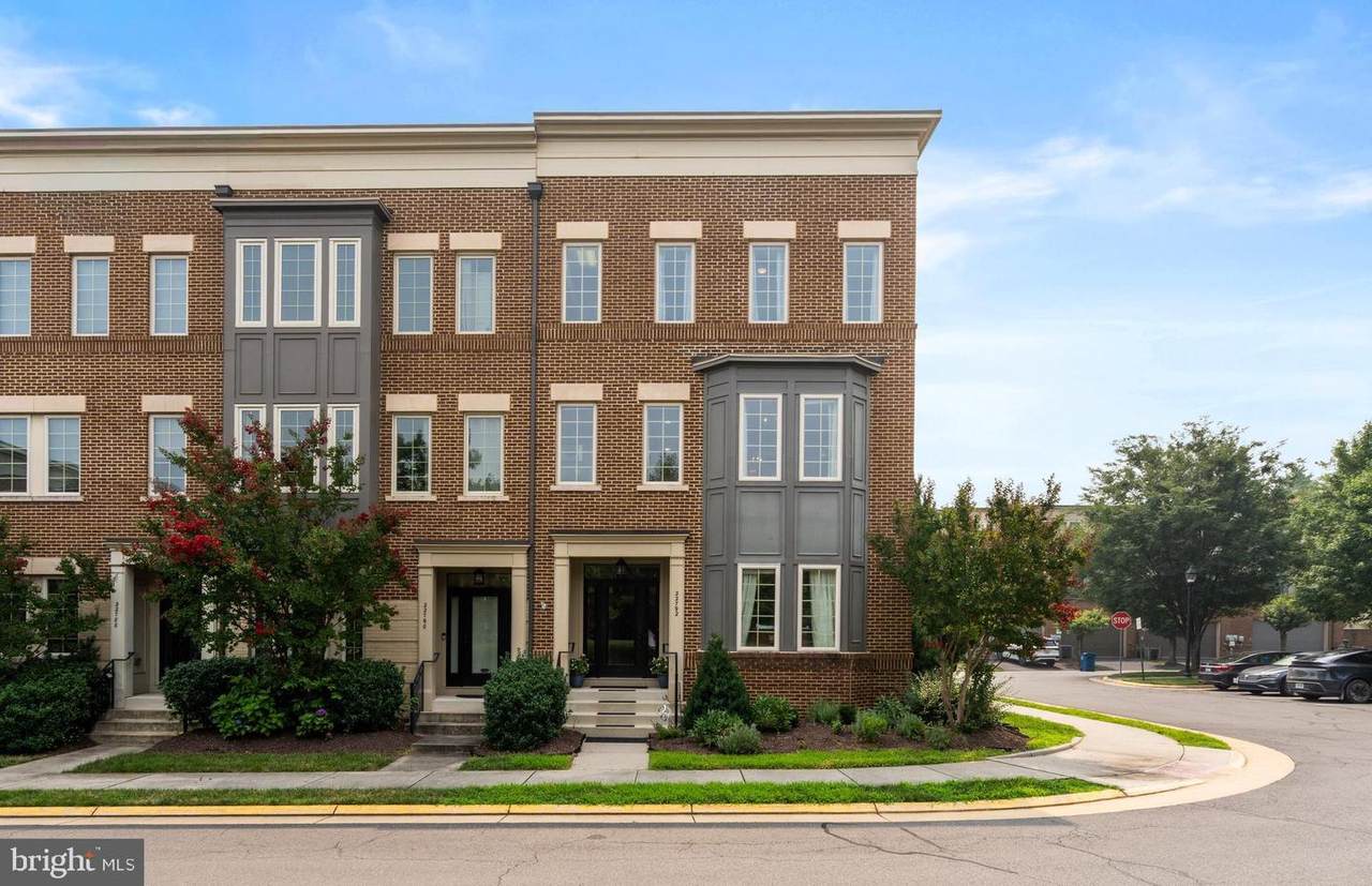 22792 Sagamore Square - Photo 1
