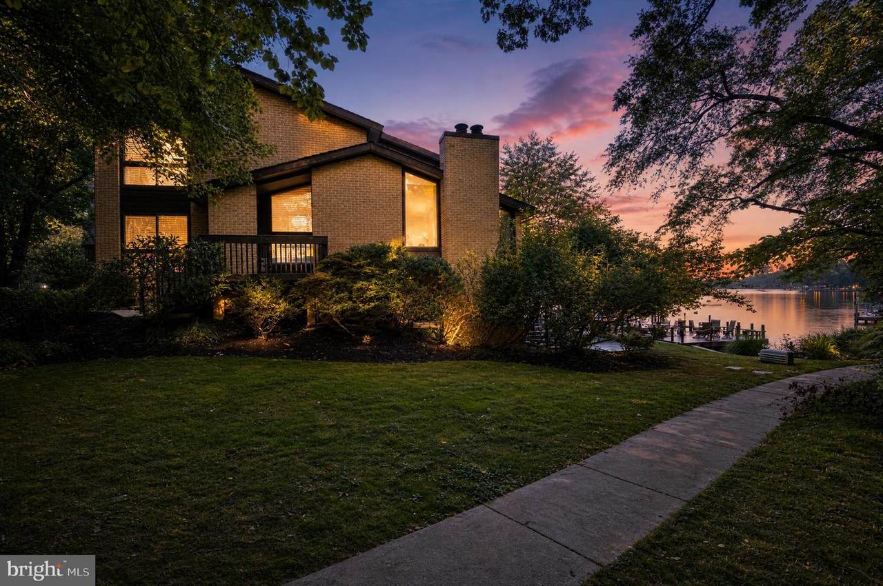 11322 Dockside Circle - Photo 1