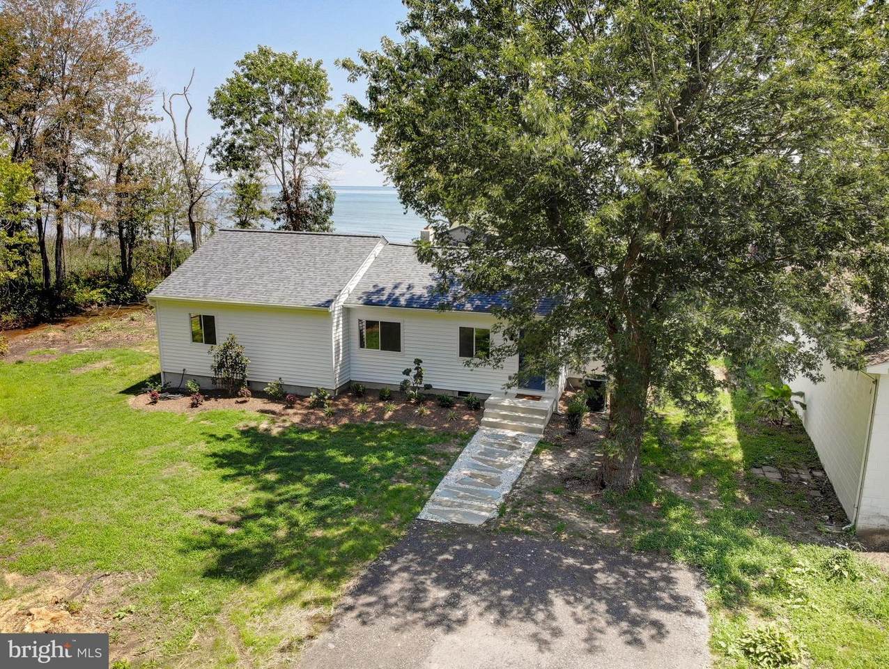 333 Bay Avenue - Photo 1