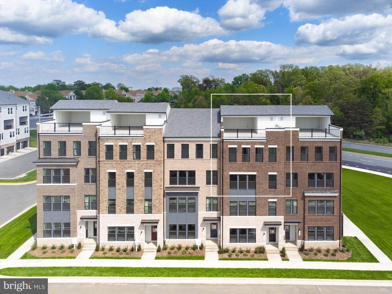 13704 Aviation Place - Photo 1