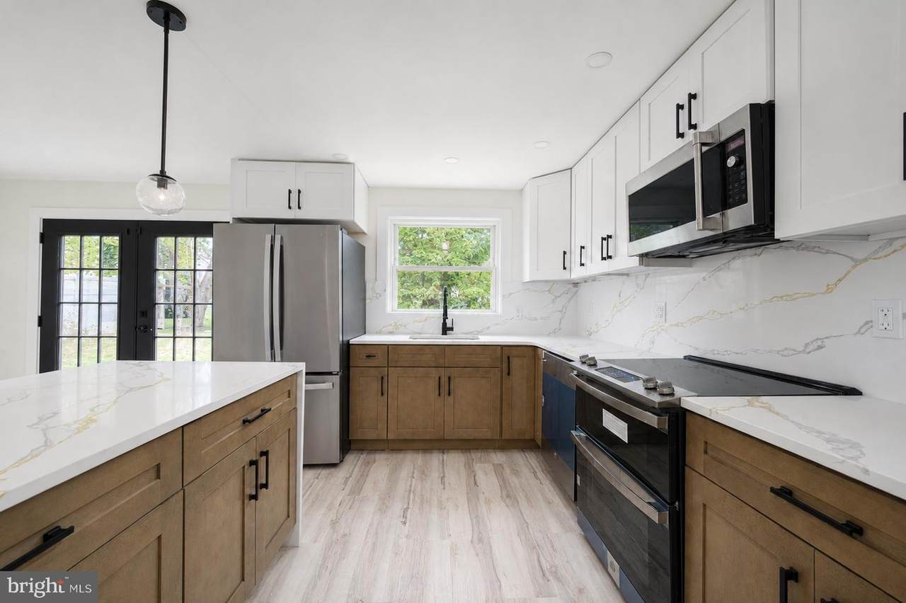 125 Thompson Avenue - Photo 1