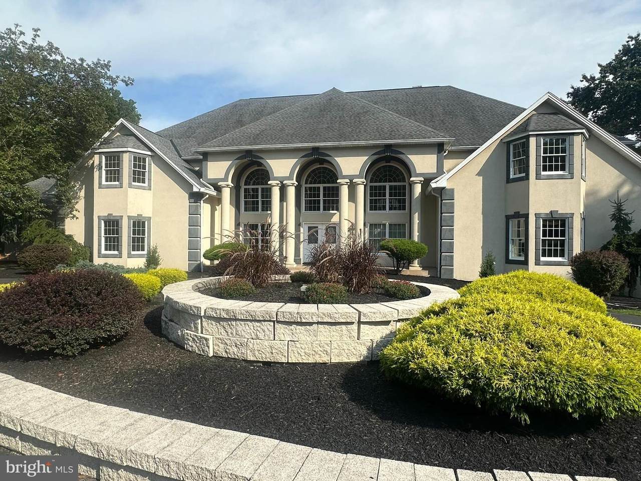 2390 Forest Hills Drive - Photo 1