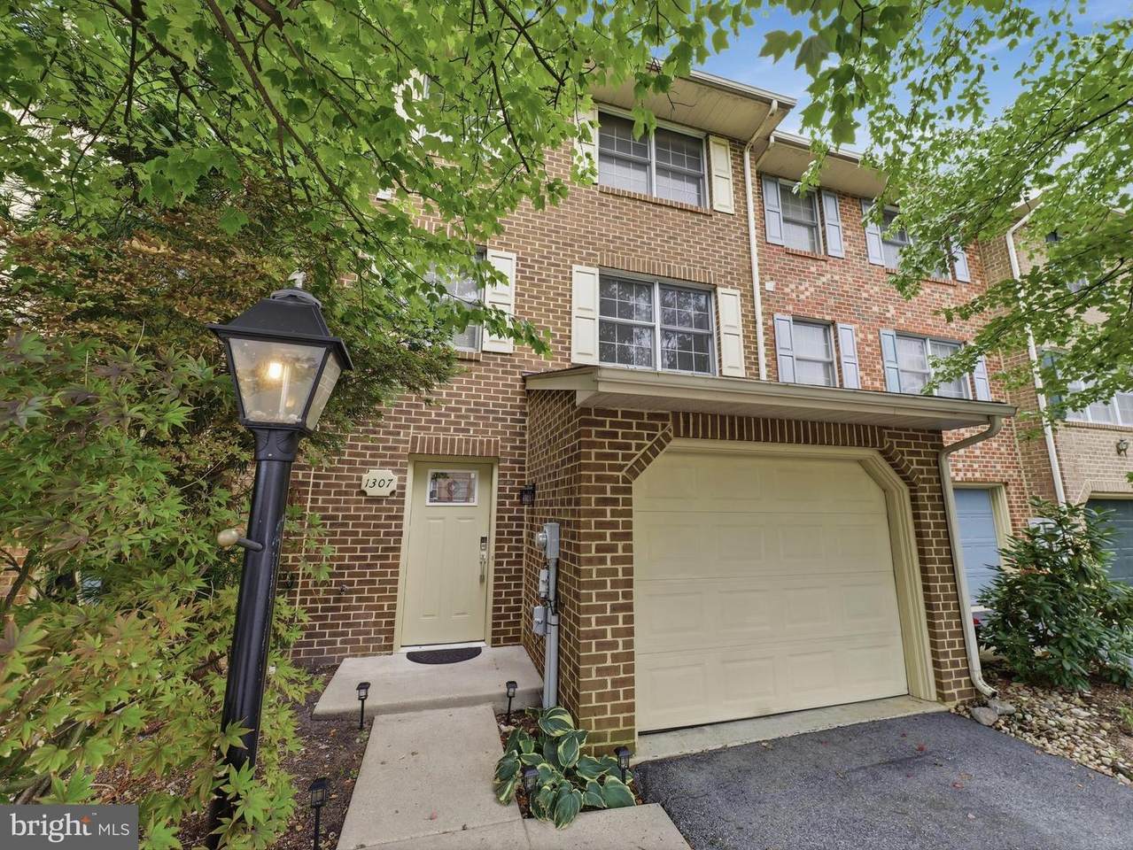 1307 Lindsay Lane - Photo 1