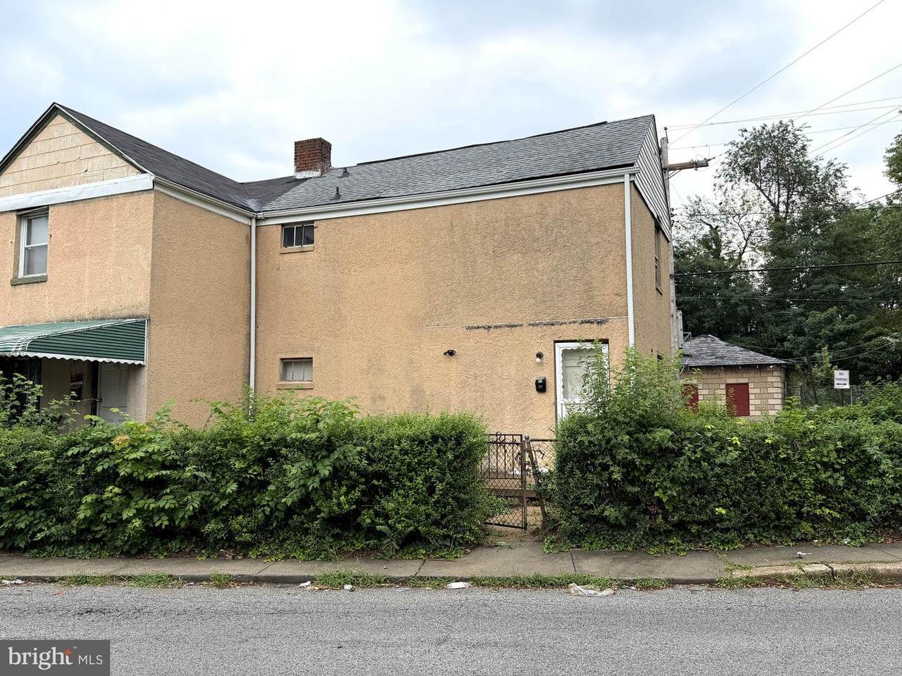 4909 Pembridge Avenue - Photo 1