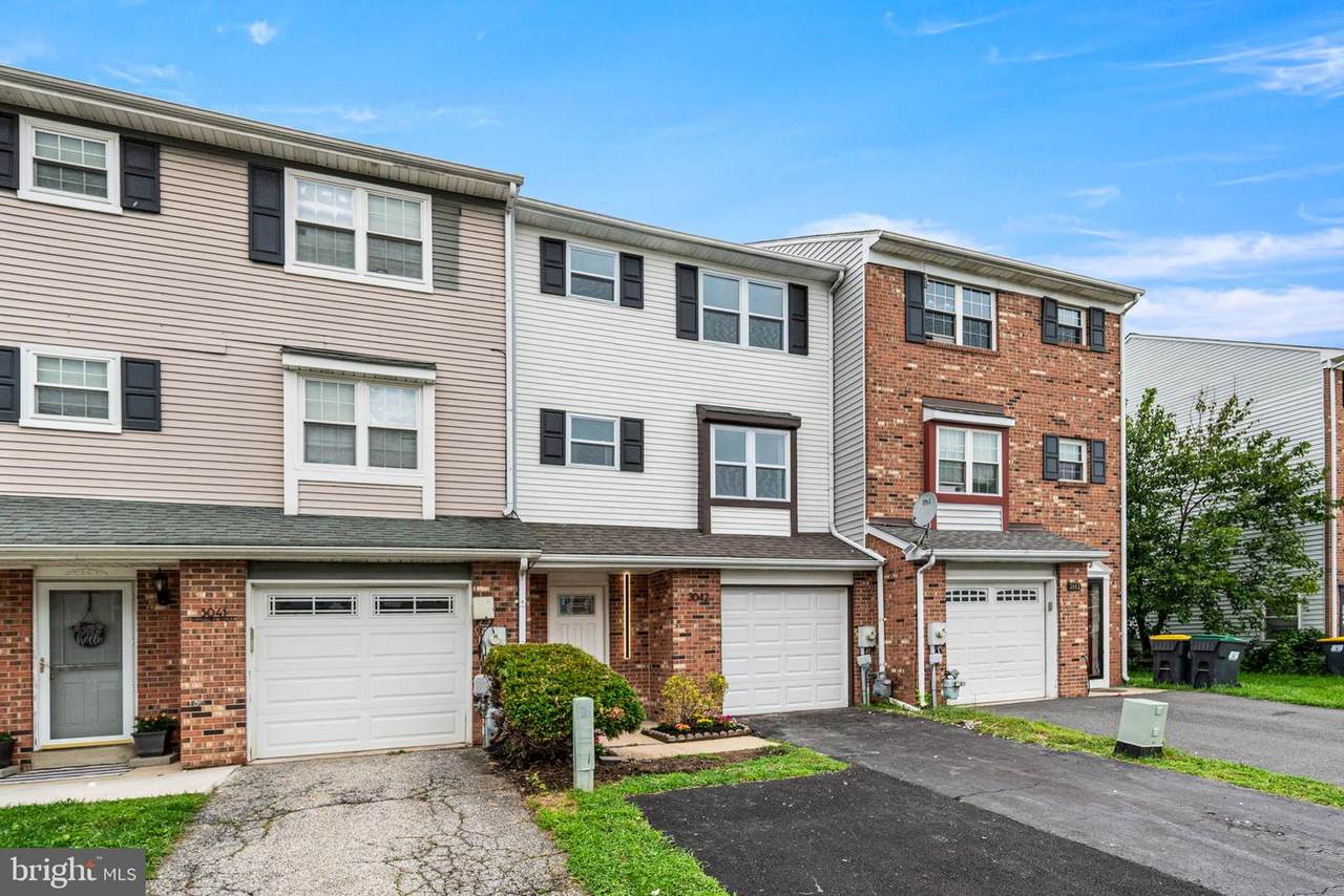 3042 Greenshire Avenue - Photo 1
