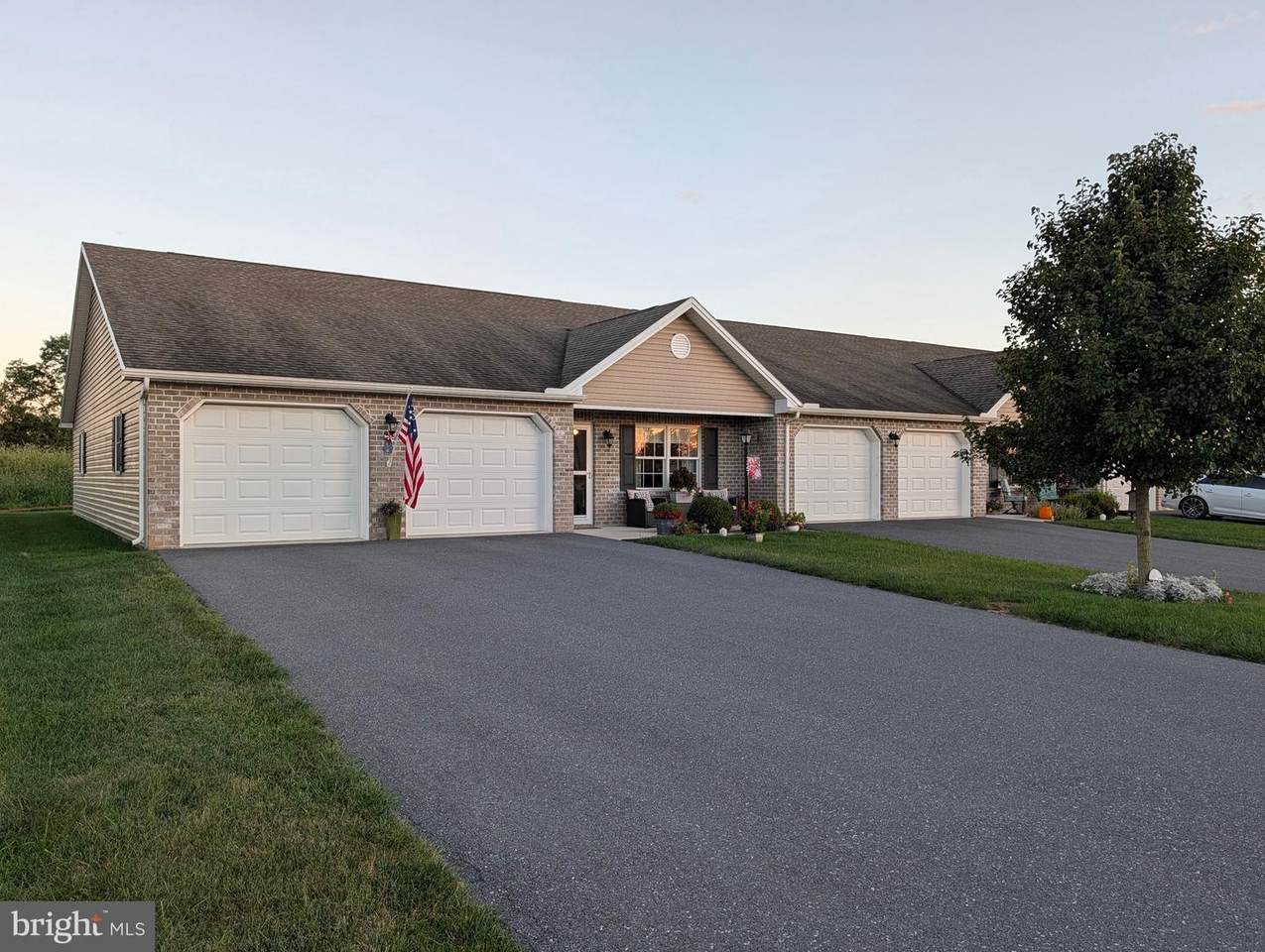 327 Franklin Way - Photo 1