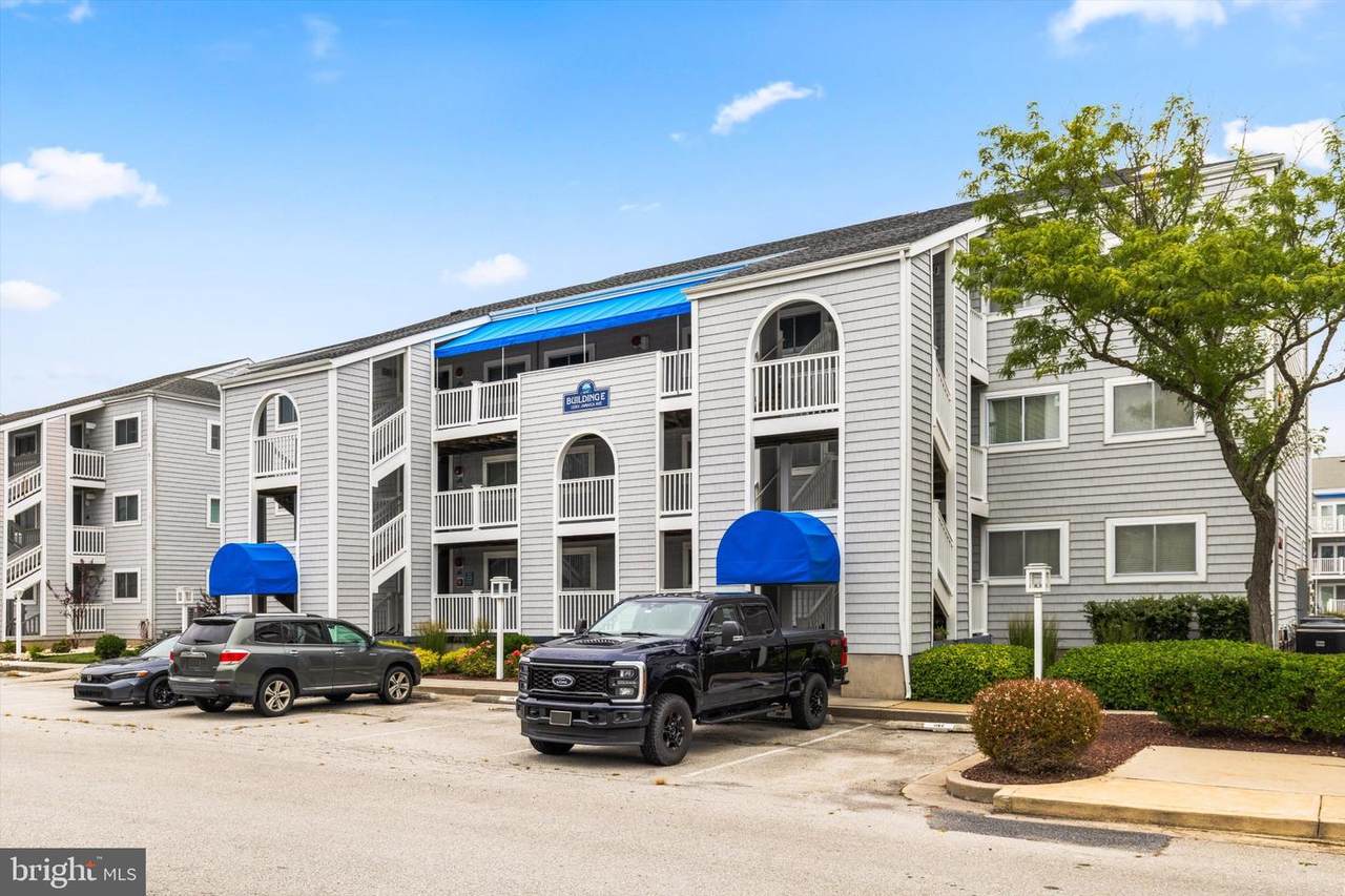 12301 Jamaica Avenue - Photo 1