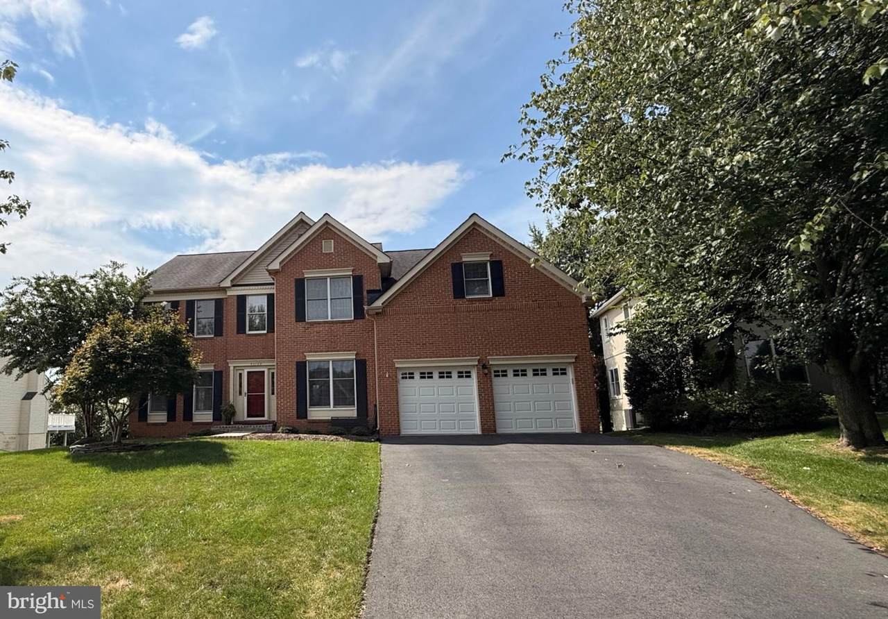 43799 Abbott Place - Photo 1