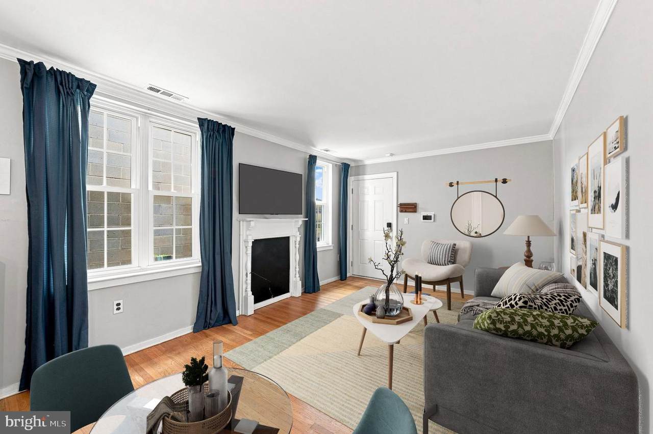 326 Queen Street - Photo 1
