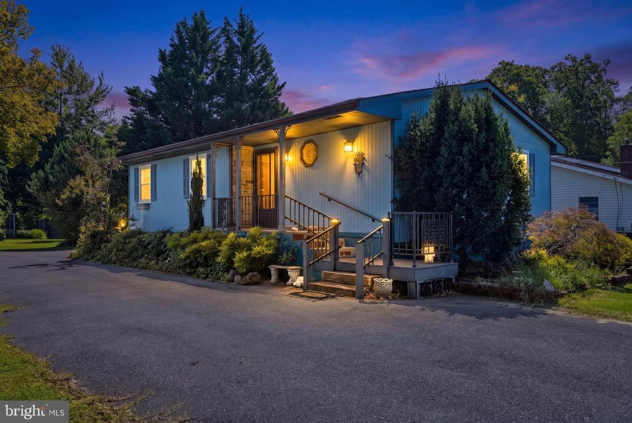 221 Oak Drive - Photo 1