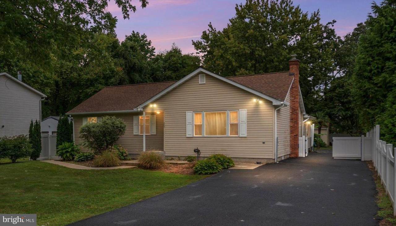 404 Victoria Way - Photo 1