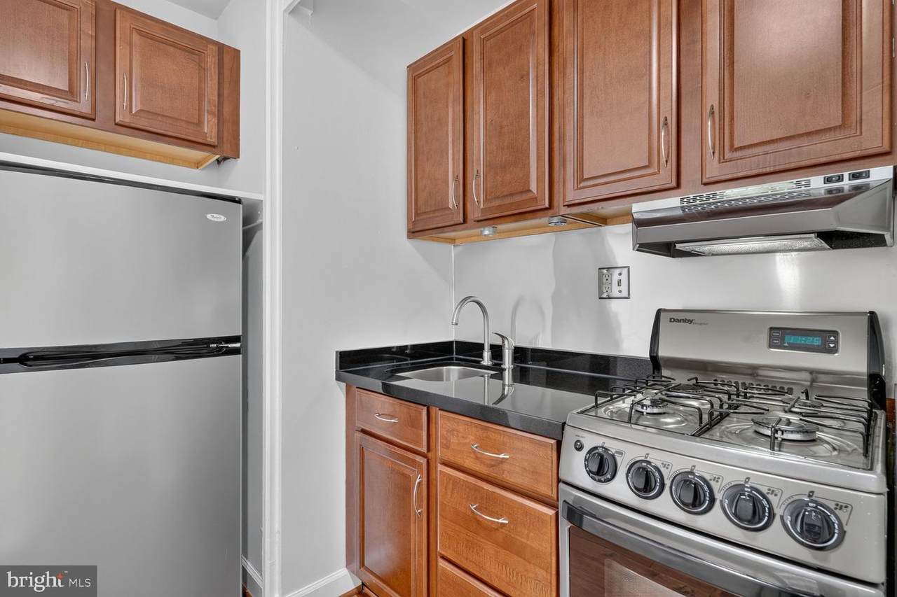 1011 Arlington Boulevard - Photo 1