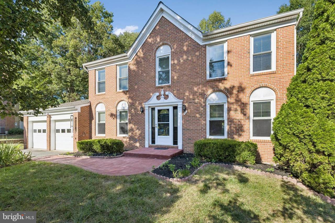33 Snow Meadow Lane - Photo 1