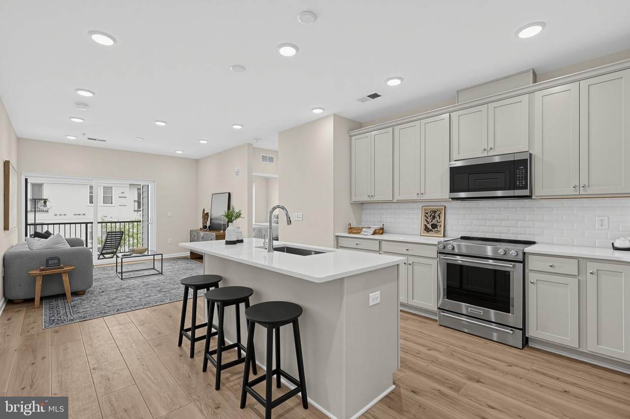 431 Washington Street - Photo 1