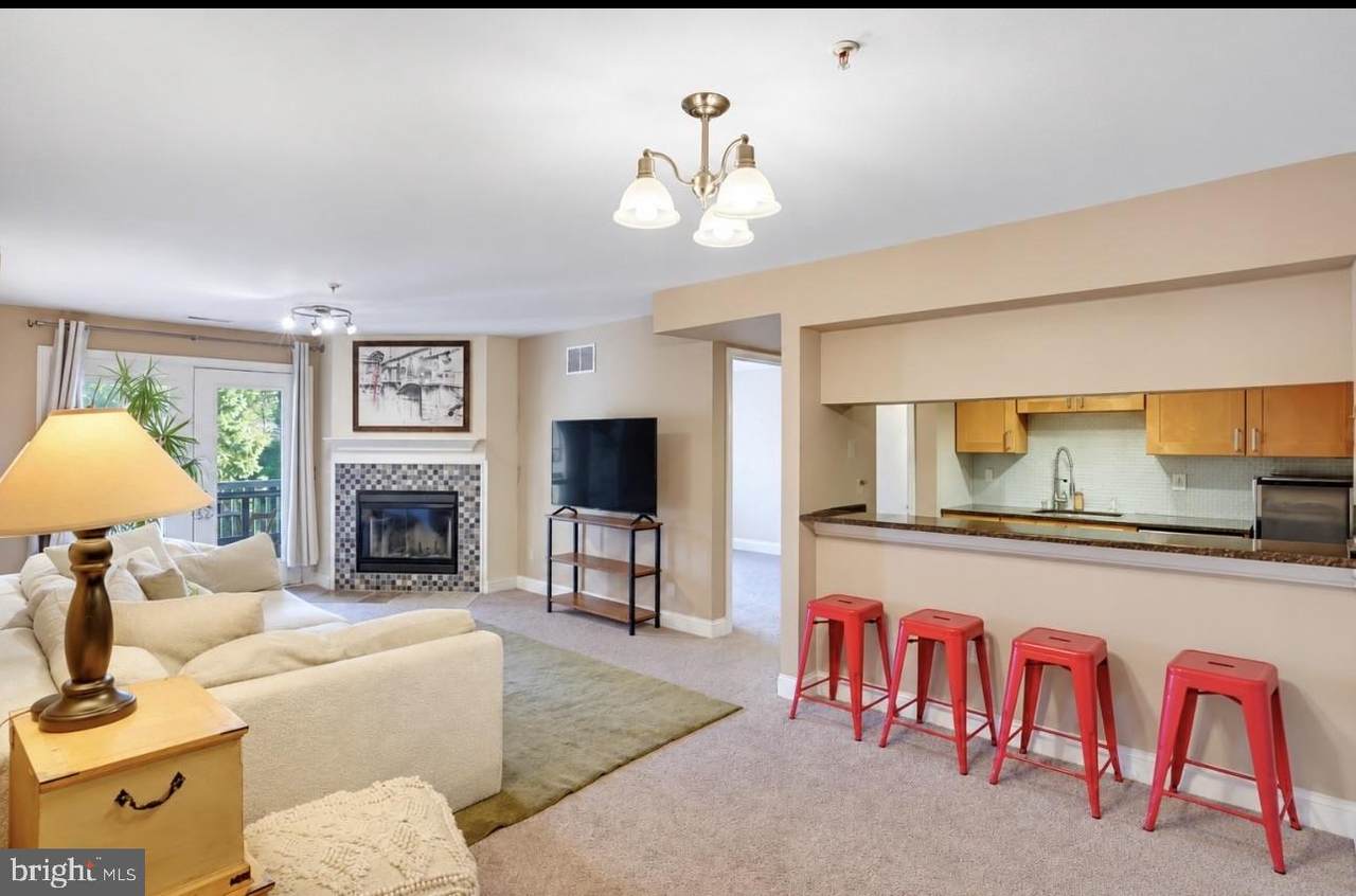 2906 Waters Edge Drive - Photo 1