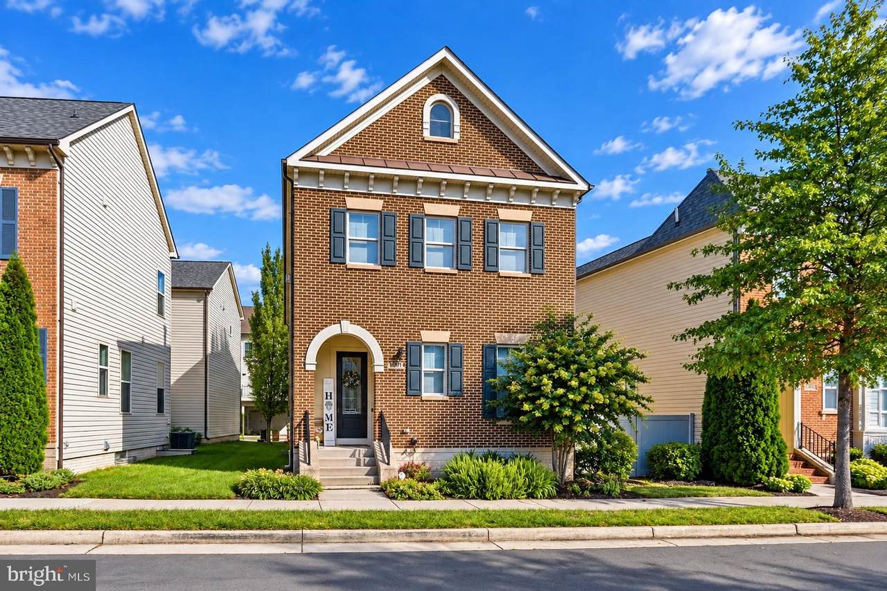 44642 Petersham Drive - Photo 1