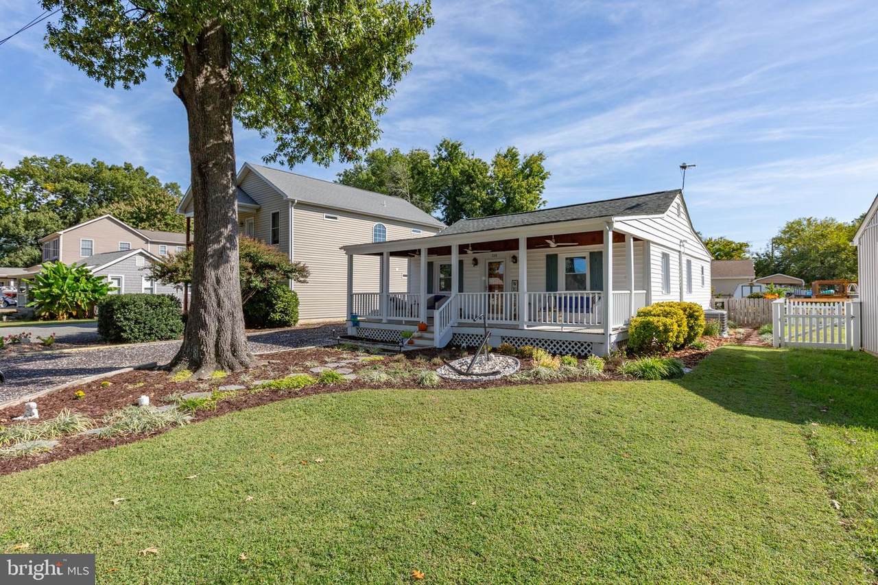 728 Marshall Avenue - Photo 1