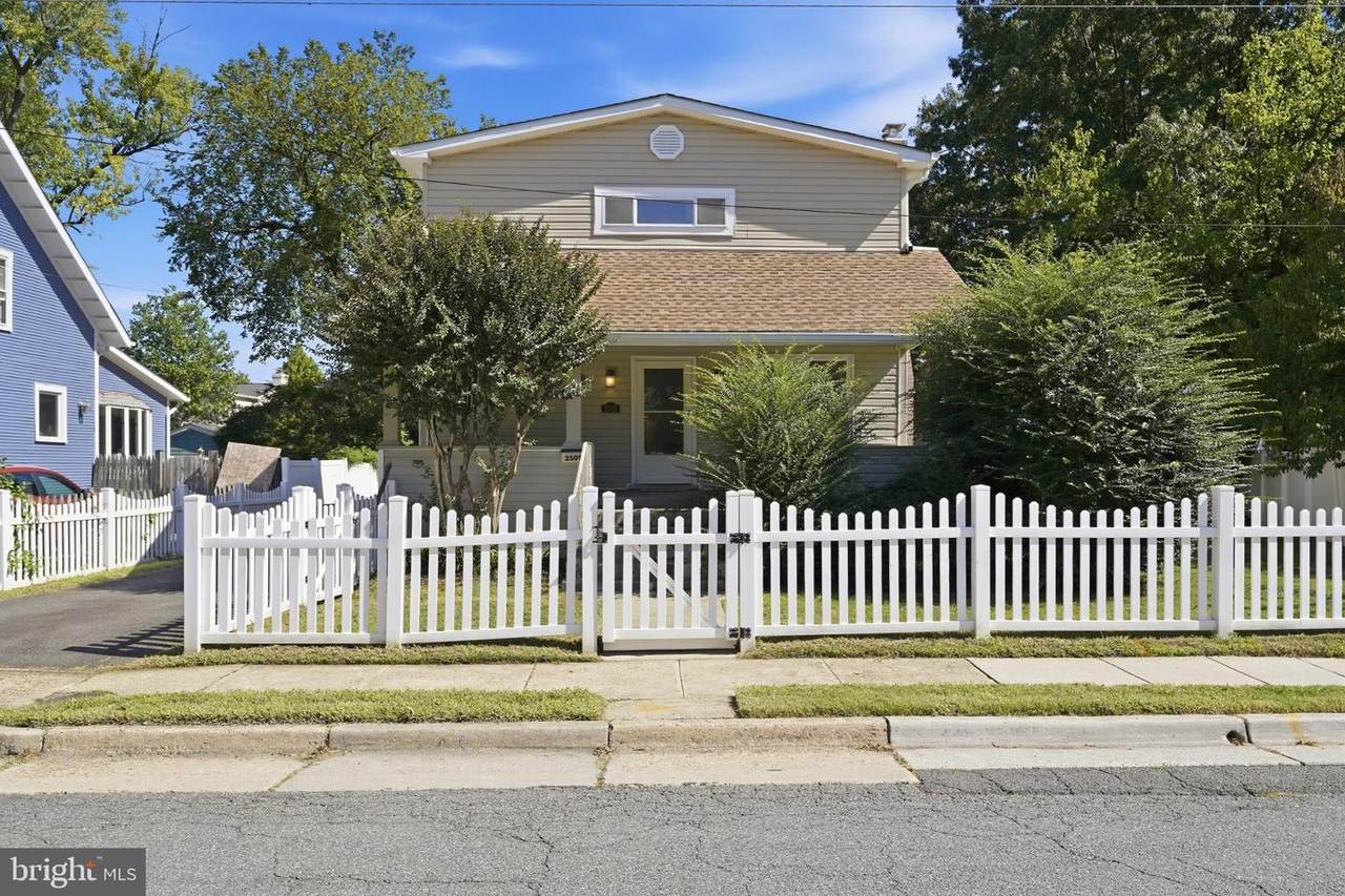 2501 Dewitt Avenue - Photo 1