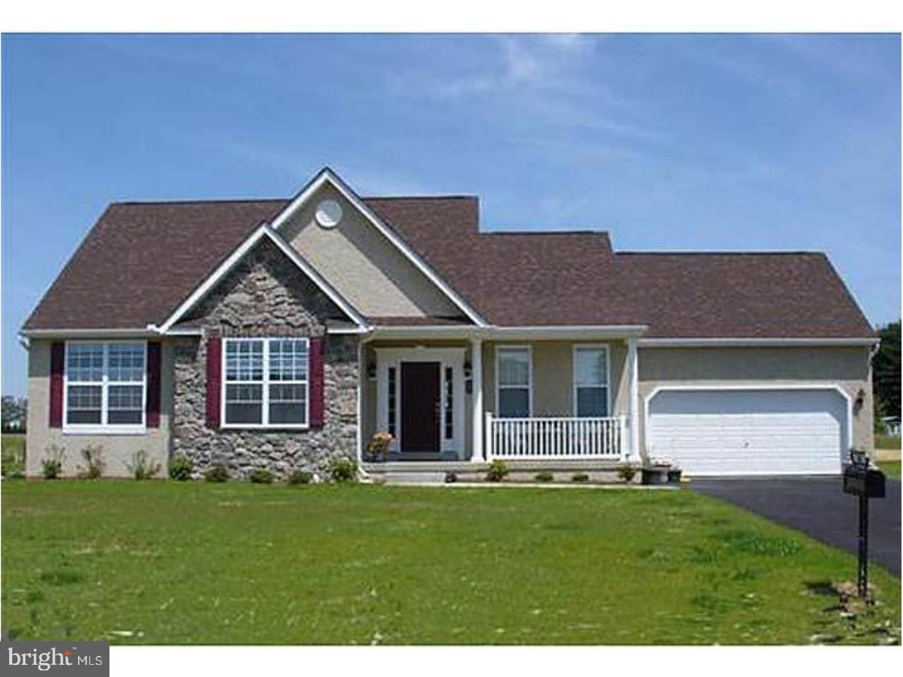 99 Erin Avenue - Photo 1