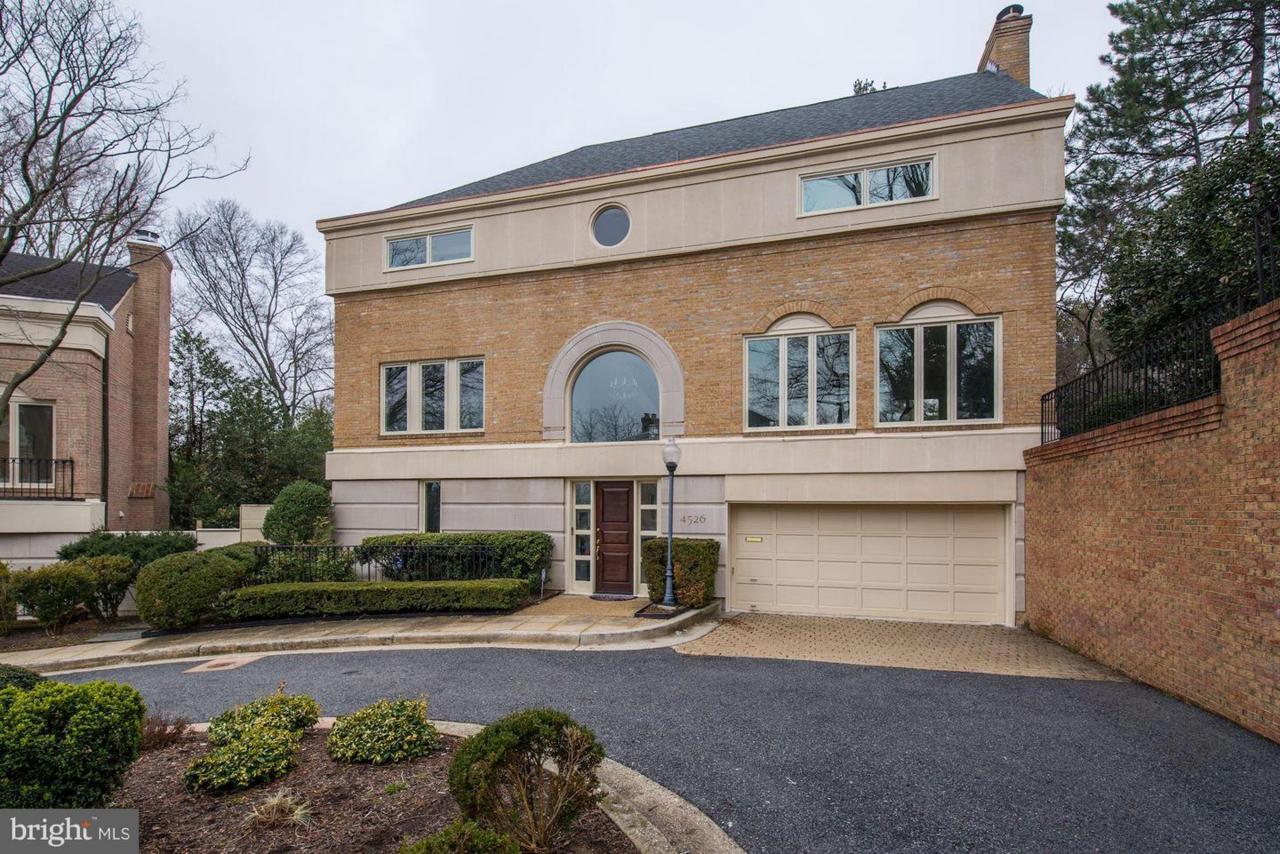4526 Foxhall Crescent - Photo 1