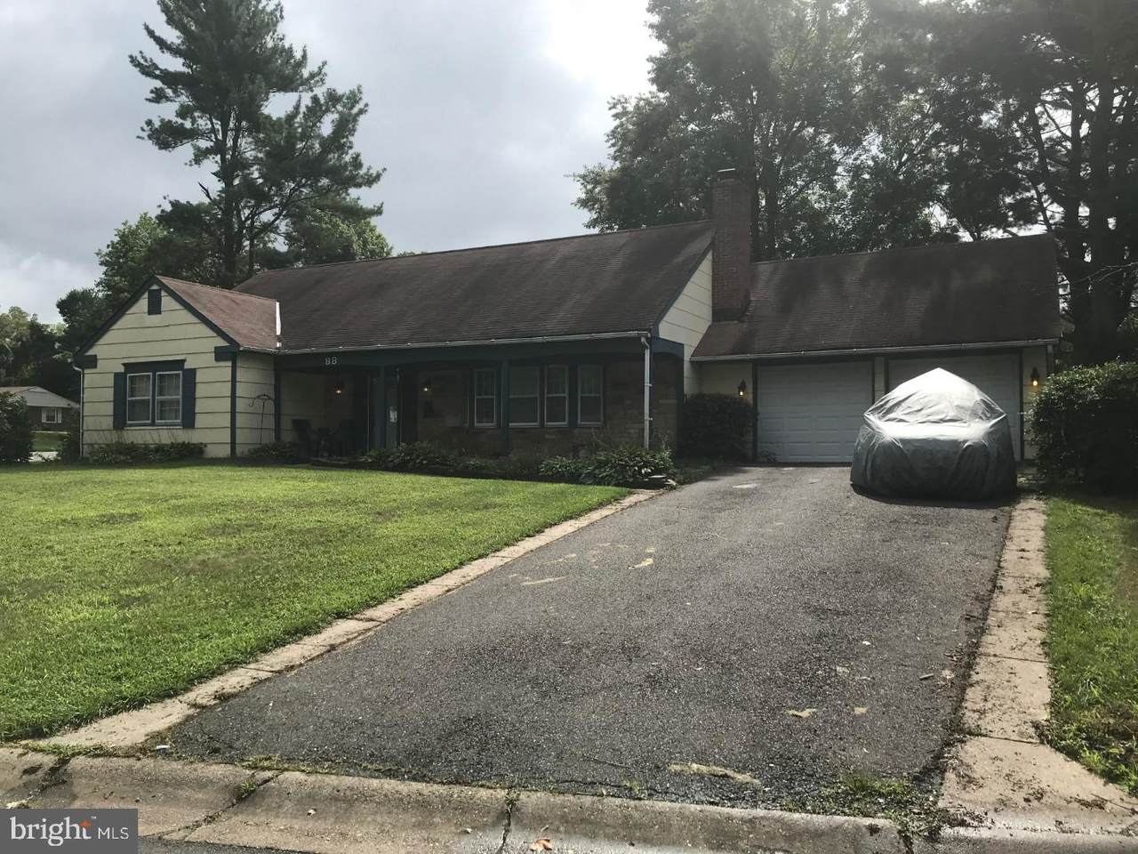 88 Thornhill Lane - Photo 1