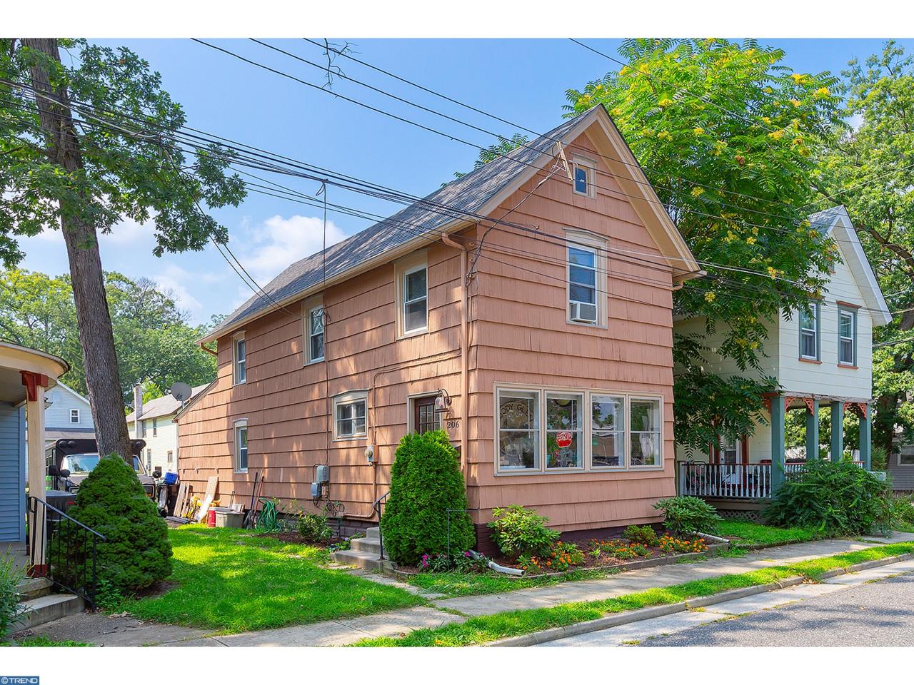 206 Embury Avenue - Photo 1