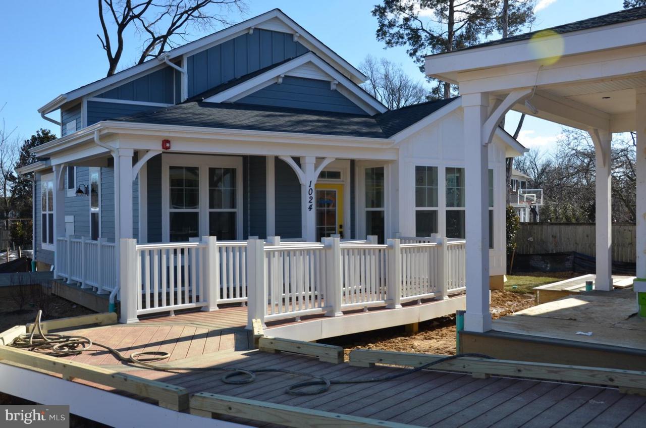 1022 Railroad Avenue - Photo 1