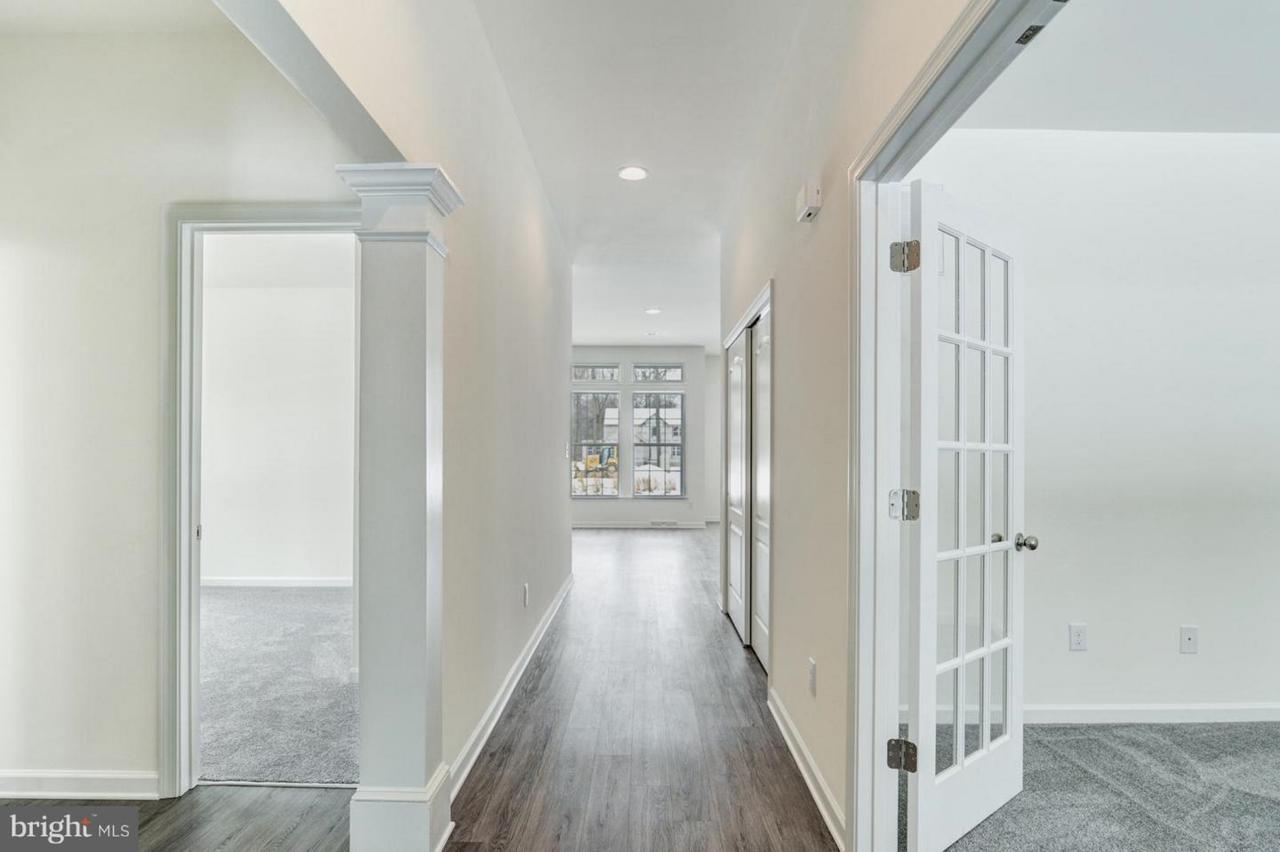 102 Veterans Circle - Photo 1