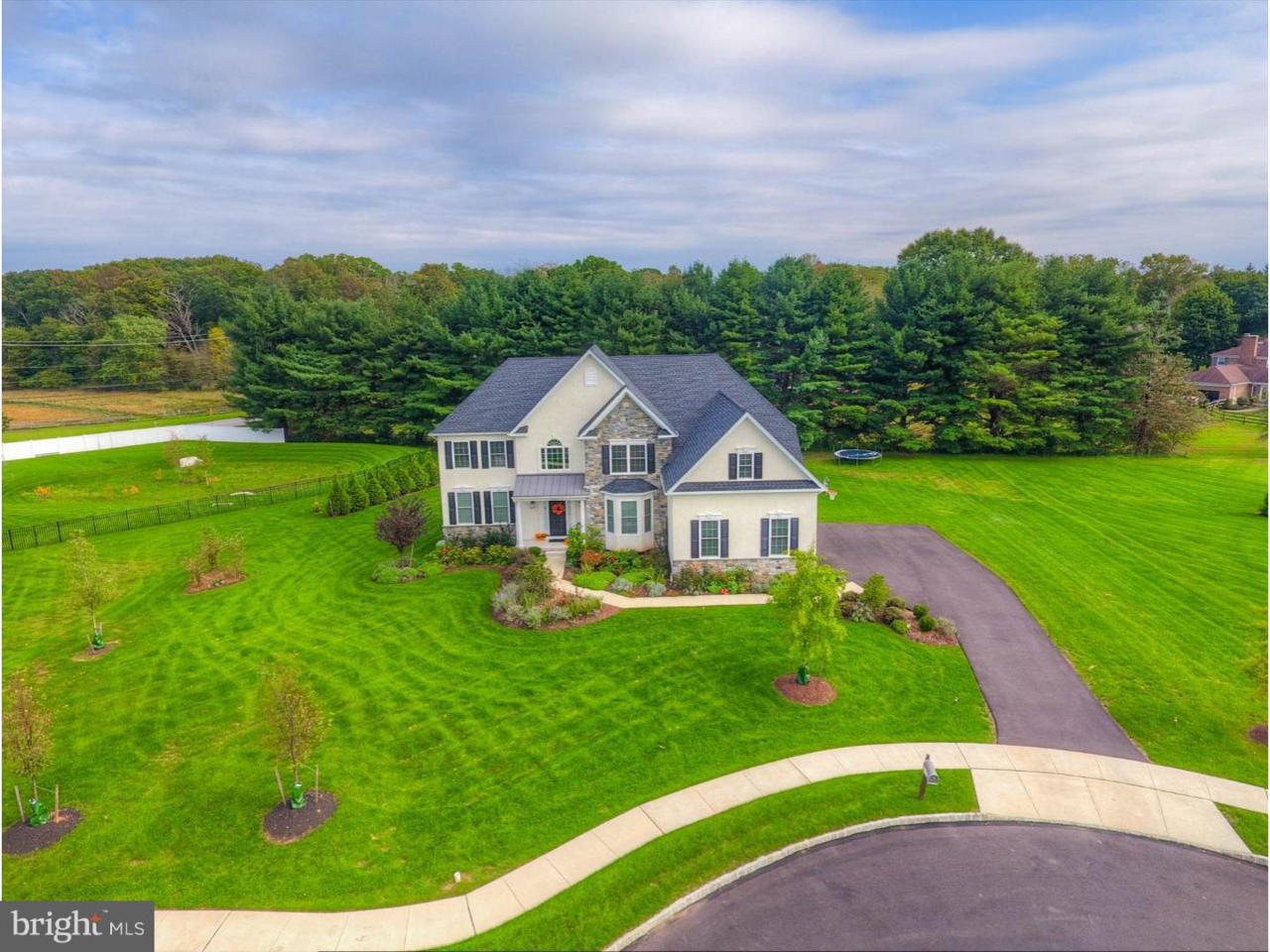 355 Brentwood Drive - Photo 1