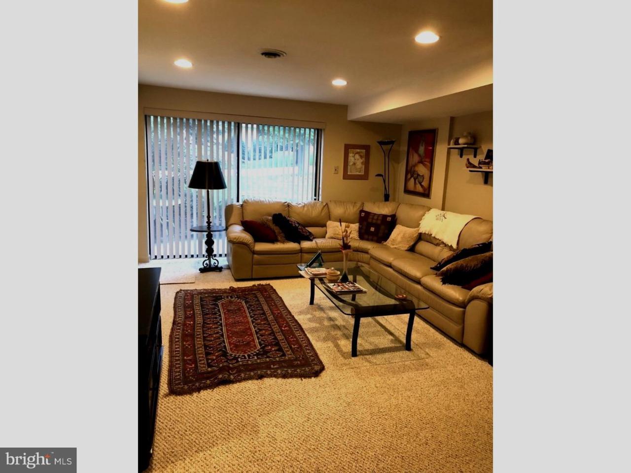 1133 Putnam Boulevard - Photo 1