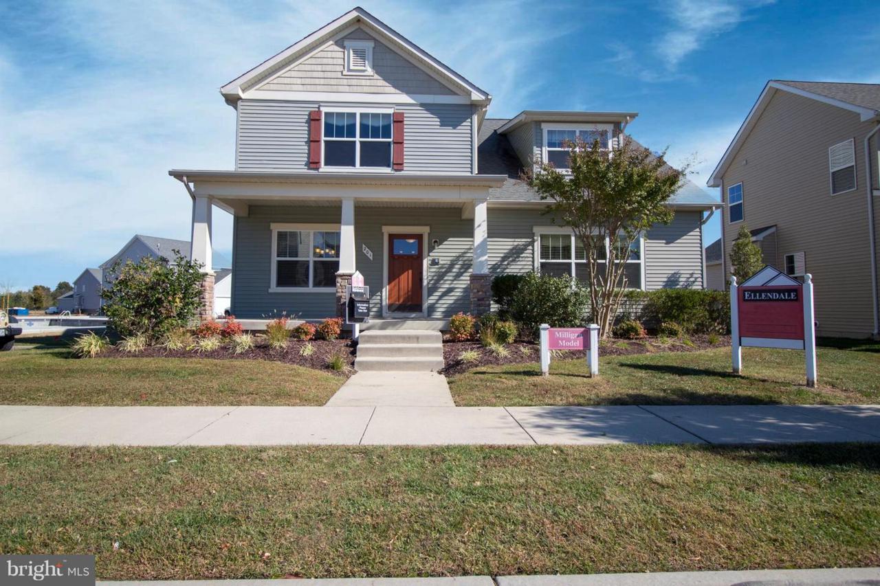201 Parker Drive - Photo 1