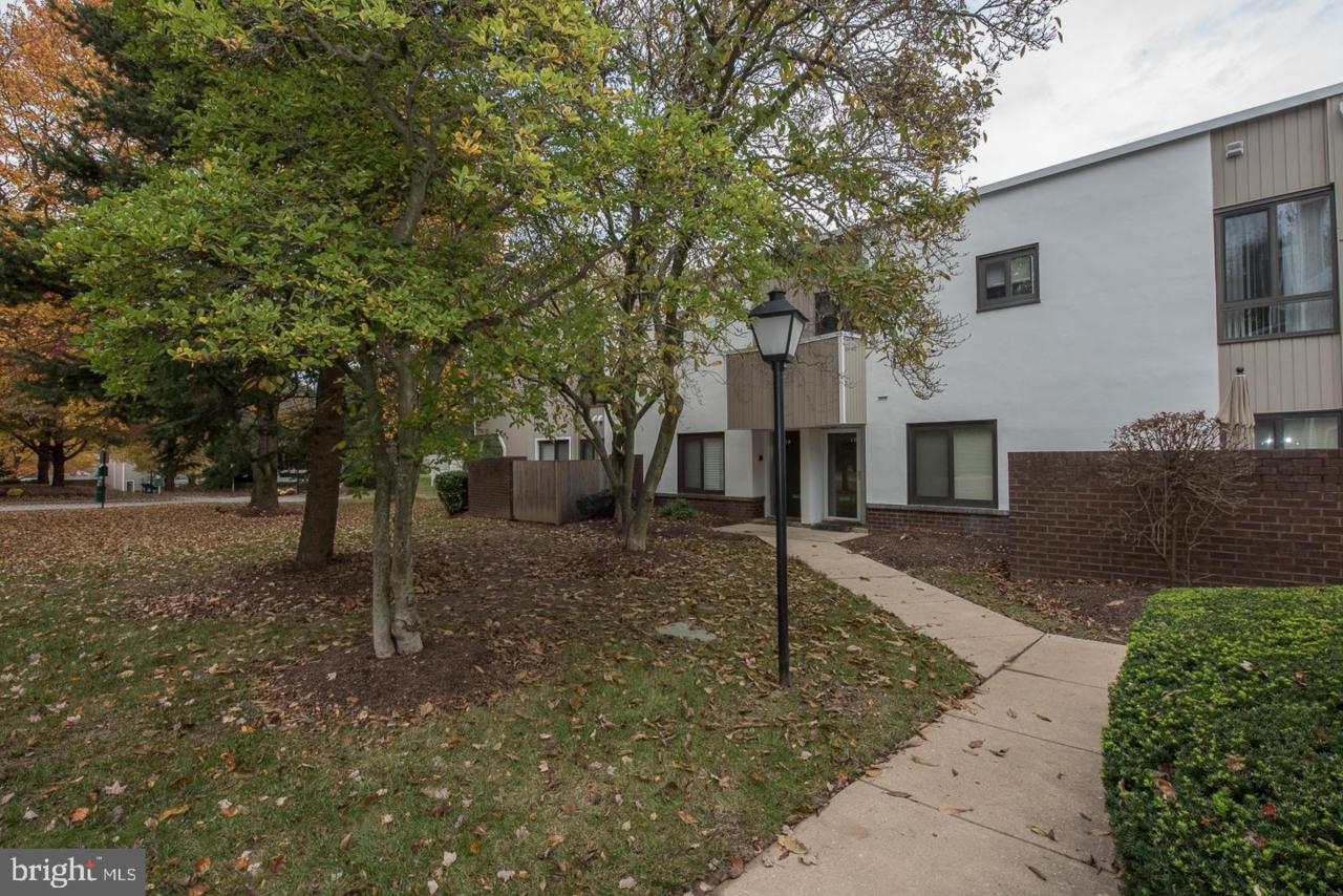 1750 Oakwood Terrace - Photo 1