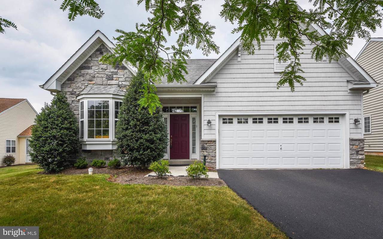 4395 Buttercup Circle - Photo 1